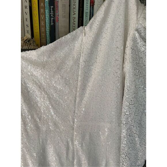 NWT Gigii’s Snowy Sequin Dress In White Size Small MSRP $461 - Picture 7 of 9
